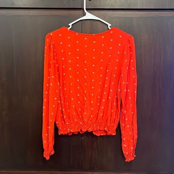 American Eagle Red Long Sleeve V-Neck Top Size Small - Picture 2 of 5